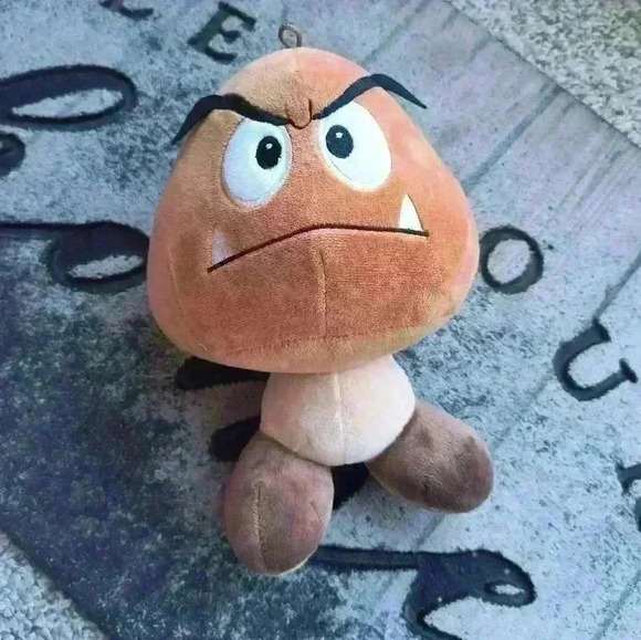 Universal Studios Hollywood Super Nintendo World Goomba Plush Soft 9" - Picture 1 of 5